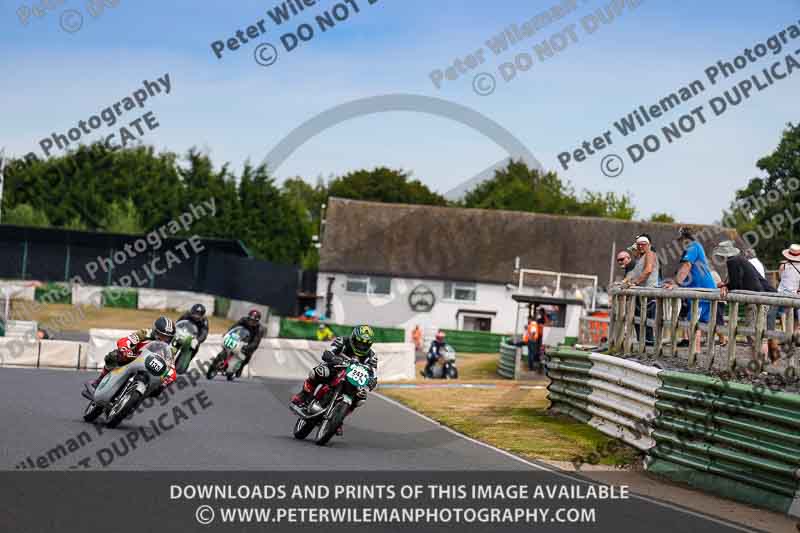 Vintage motorcycle club;eventdigitalimages;mallory park;mallory park trackday photographs;no limits trackdays;peter wileman photography;trackday digital images;trackday photos;vmcc festival 1000 bikes photographs